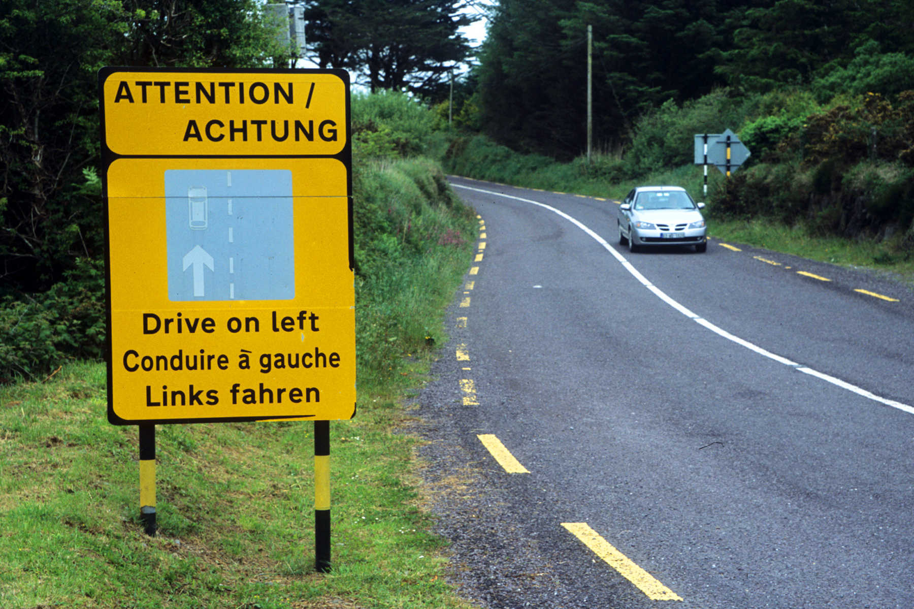 Left hand drive. Driving on the left. Drive on the left Side of the Road. Левостороннее движение в Австралии. Левостороннее движение в Великобритании.